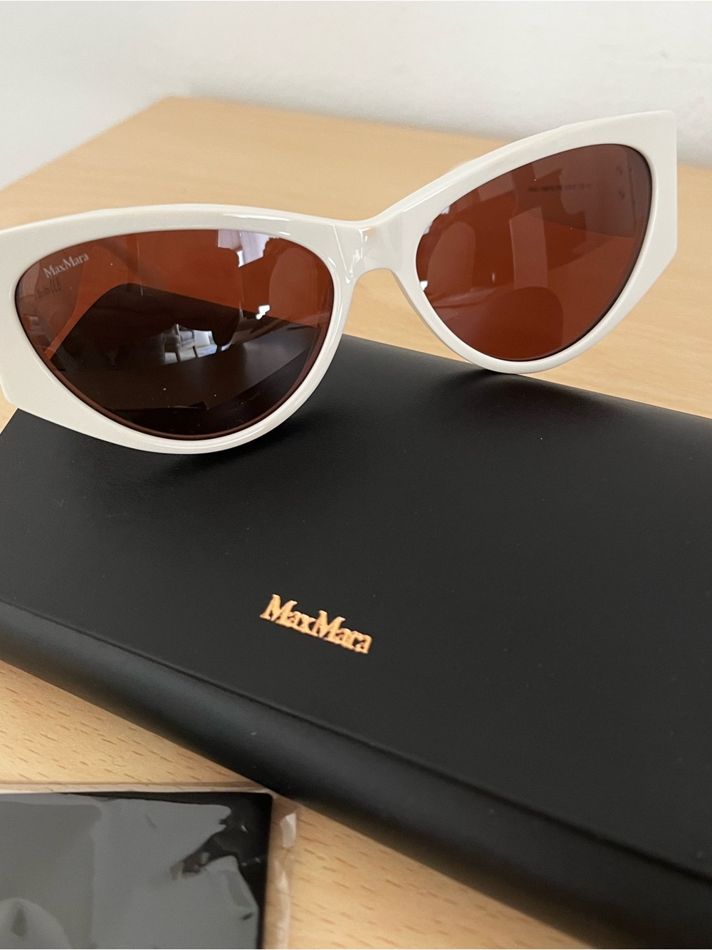 Max Mara Creamy White Cat-Eye Sunglasses Hinge-1 MM0132, Case, Cleaning Cloth